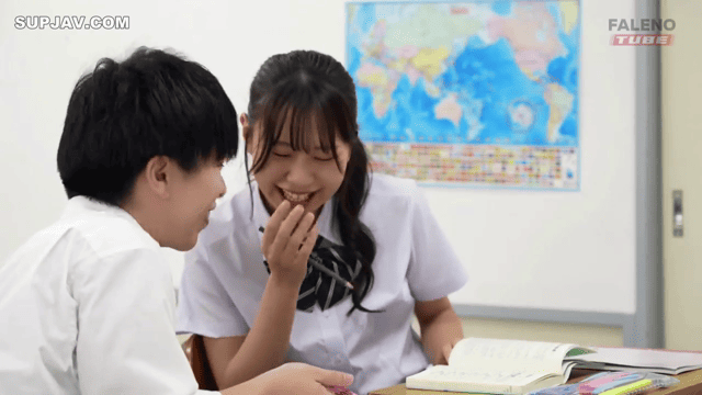 Thầy Giáo Đồi Bại Quay Lén Học Trò, Ép Làm Bình Chứa Tôn Tội Lỗi